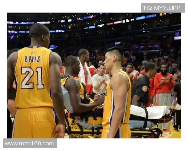 林书豪精彩表现回顾尼克斯对湖人全场录像分析与精彩瞬间解读